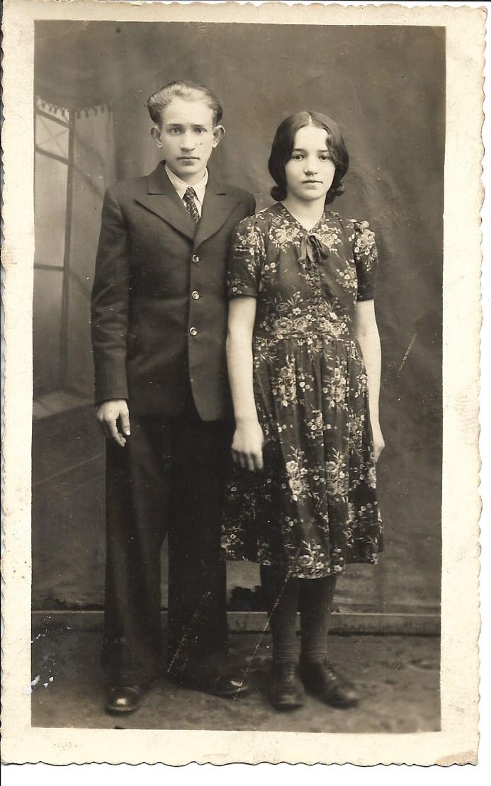 Azriel & Leah (Nephew & Niece) - 1938.jpg